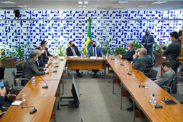 Chico Rodrigues elogia aprovação do projeto que cria o marco legal das ferrovias