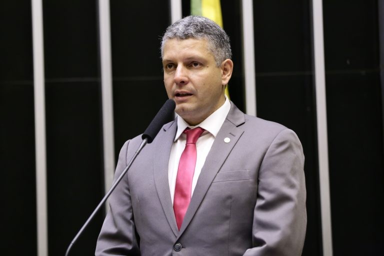 Comissão aprova cota de 5% de pessoas com deficiência em publicidade do governo