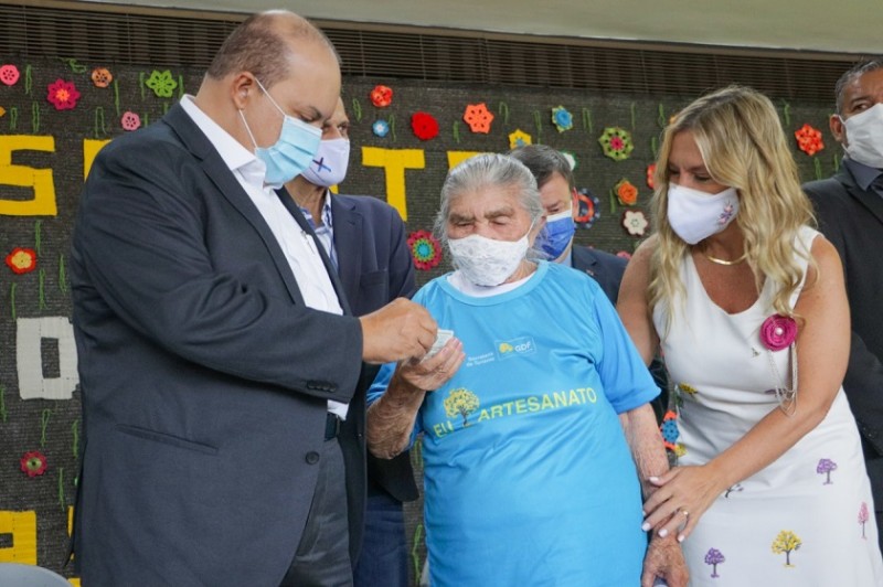 Reforço na geração de renda e formalização do artesanato de Brasília