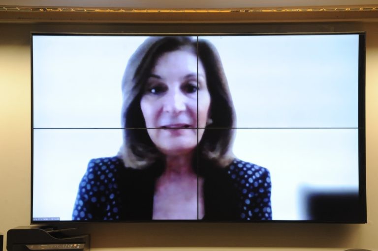 Debatedores avaliam impacto do atraso em pesquisa anual sobre doenças crônicas