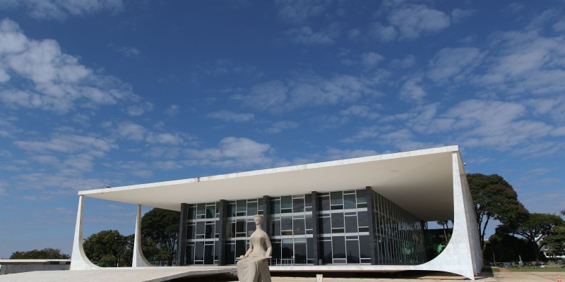 STF derruba proibição de trabalho de cônjuges de servidores do MRE