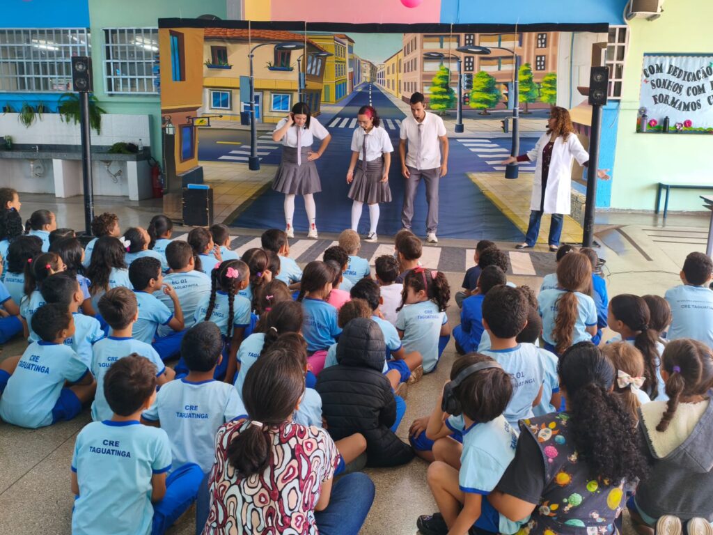 Educação de trânsito: Detran-DF realiza palestras e intervenções culturais no DF