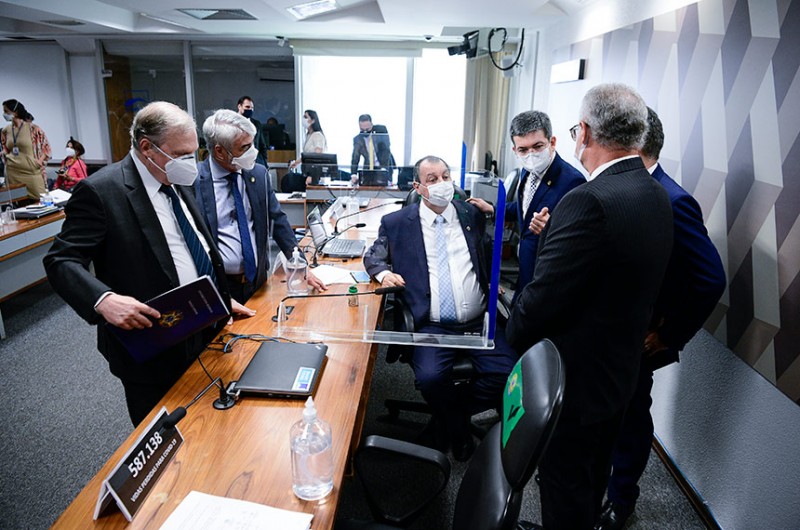 Com melhora dos indicadores, Paraná altera medidas restritivas contra a Covid-19