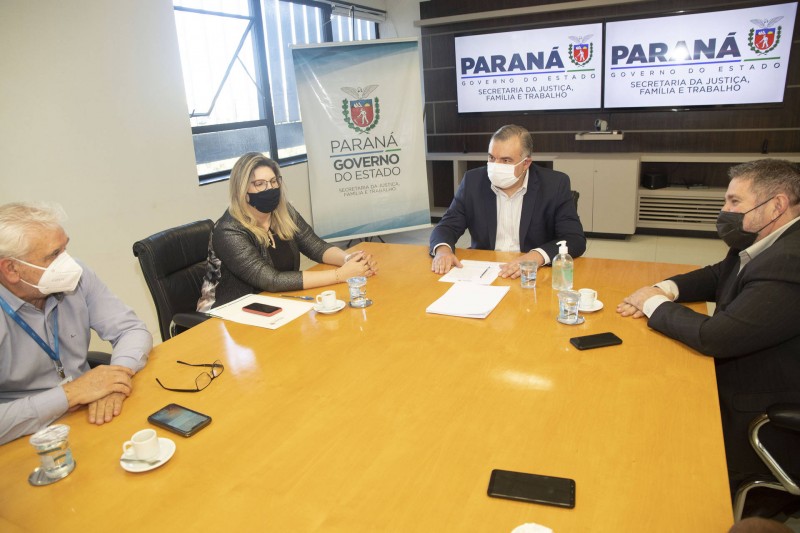 Comissão debate indução de idosos à contratação de empréstimos