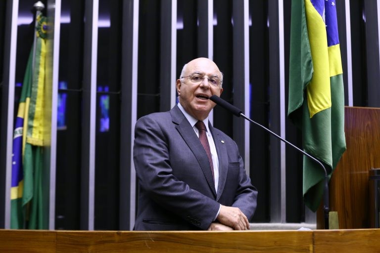 Comissão prevê recursos para continuar 101 obras com emendas de bancada