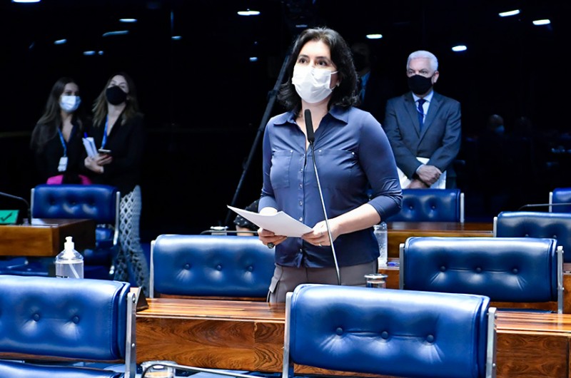 Senadores voltam a defender derrubada do veto à distribuição de absorventes