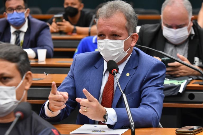Comissão aprova projeto que equipara cursos de Geologia e Engenharia Geológica