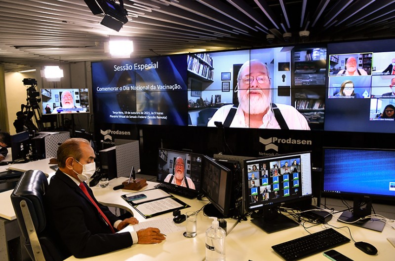 Baixa cobertura vacinal preocupa senadores e especialistas