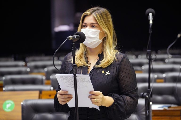 Comissão aprova garantia de meia-entrada para mulheres no dia 8 de março