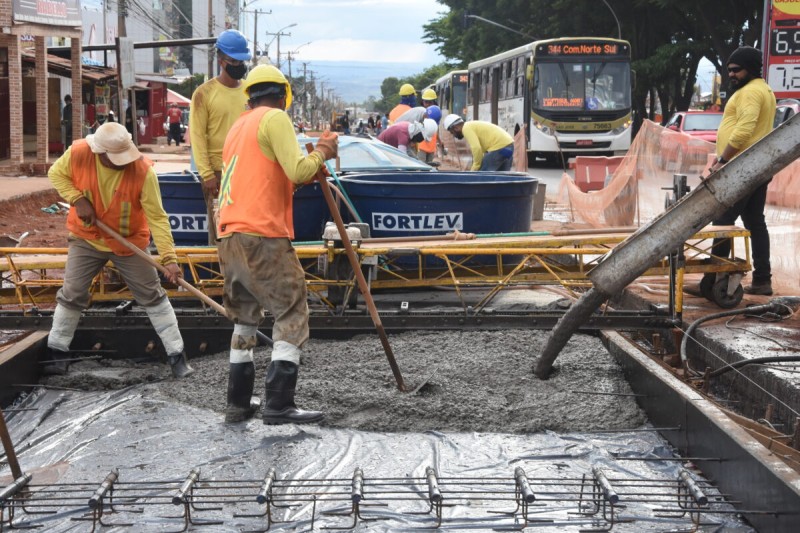 Obras aceleram na Avenida Hélio Prates