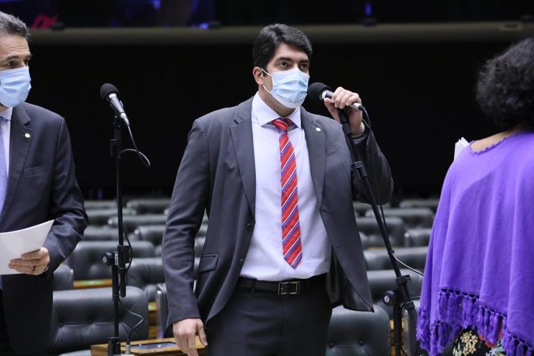 Comissão aprova proposta que obriga BNDES a destinar 30% dos empréstimos para pequenos negócios