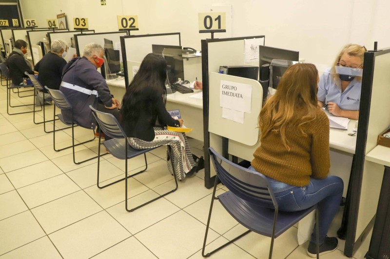 Governo vai realizar três mutirões de emprego na Agência do Trabalhador de Curitiba