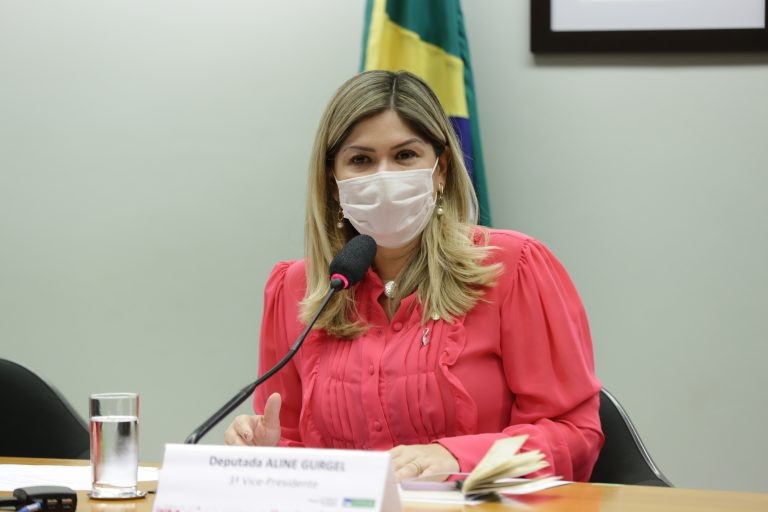 Comissão aprova projeto que obriga condomínio a comunicar caso de violência doméstica à polícia