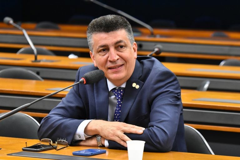 Comissão aprova projeto que prevê a criação de banco de DNA de pedófilos