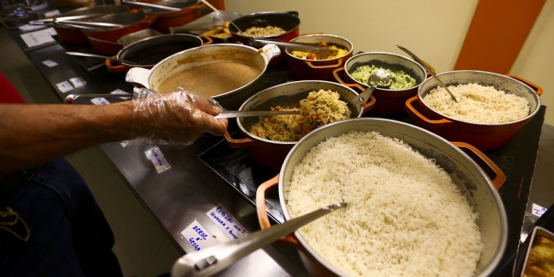 Profissionais que atuam no Shopping Boulevard aprendem a atender pessoa com autismo