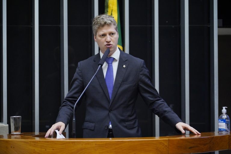 Comissão rejeita projeto que proíbe transporte de dinheiro em shoppings no horário de funcionamento