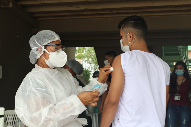 Amazonas já aplicou 4.872.183 doses de vacina contra Covid-19 até este domingo (21/11)