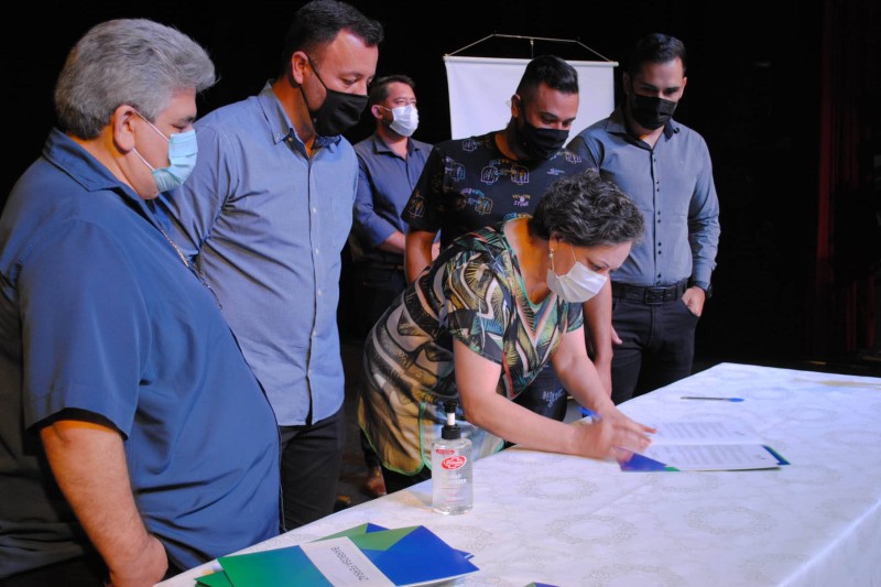 Em dois dias, 115 municípios do Paraná assinam a adesão ao PlanificaSUS