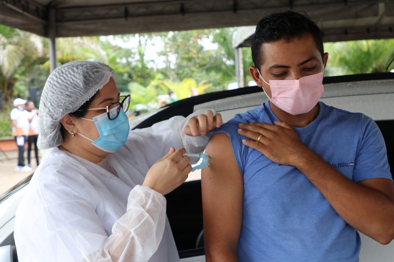 Amazonas já aplicou 4.200.351 doses de vacina contra Covid-19 até este sábado (09/10)