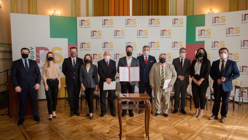 Governador Eduardo Leite empossa integrantes da Comissão de Ética Pública