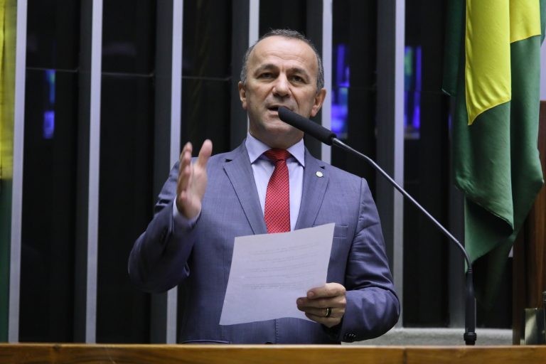 Comissão aprova instalação de proteção em motor e eixo de embarcações novas