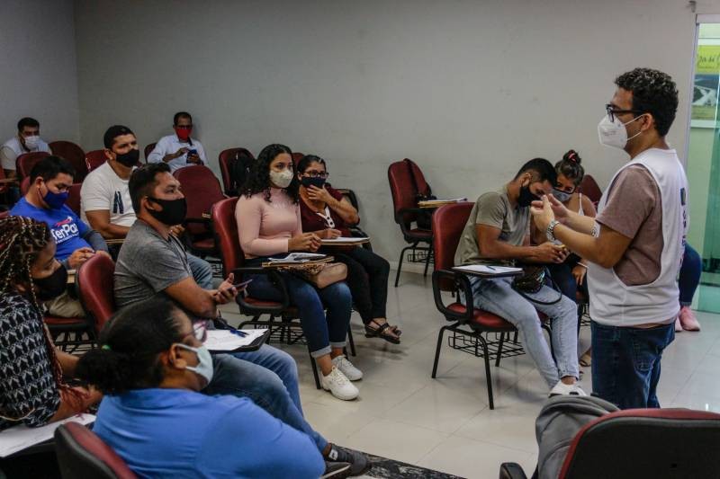 Esquadrilha da Fumaça encanta público em celebração no Alvorada