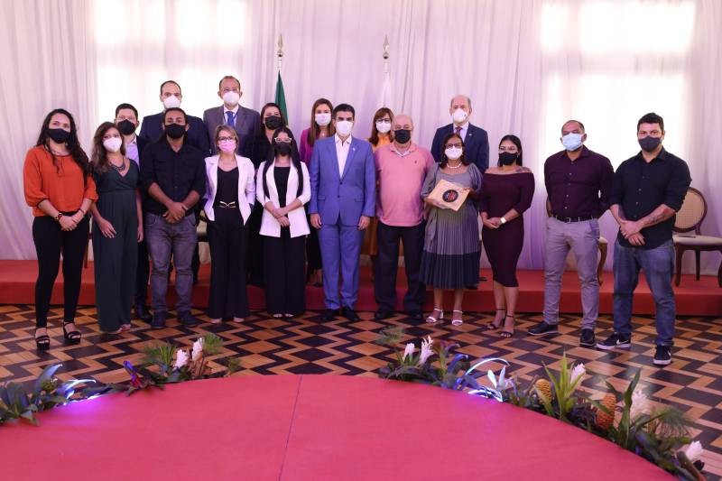 Governo do Estado entrega premiações que valorizam o talento de servidores públicos