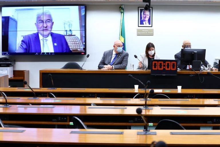 Projeto ‘Maleta Literária’ incentiva alunos da rede estadual para o hábito da leitura