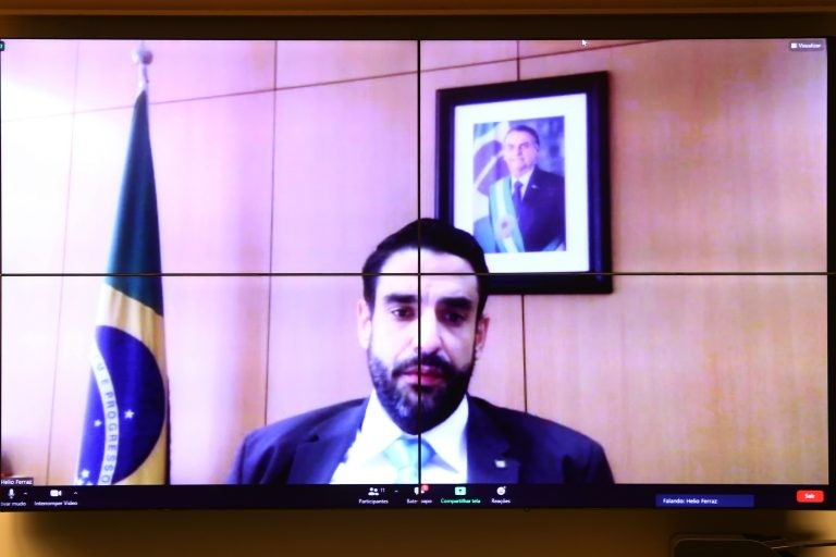 STF: Moraes vota contra decretos sobre armas; Nunes Marques pede vista