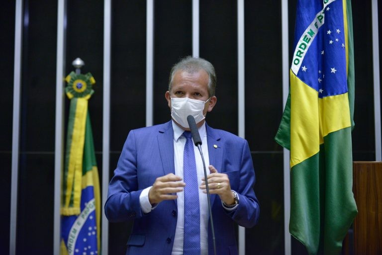 Acordo com o governo adia votação de financiamento da assistência social para 1º de dezembro