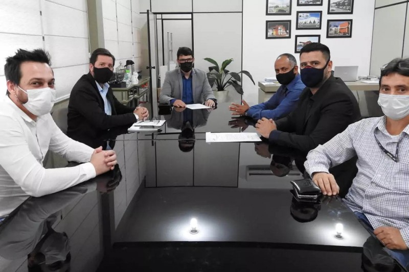 Comissões debatem cobrança indevida de consumidores de energia