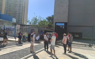 Moradores realizam manifestação contra demora na entrega do condomínio Gran Vic Gama
